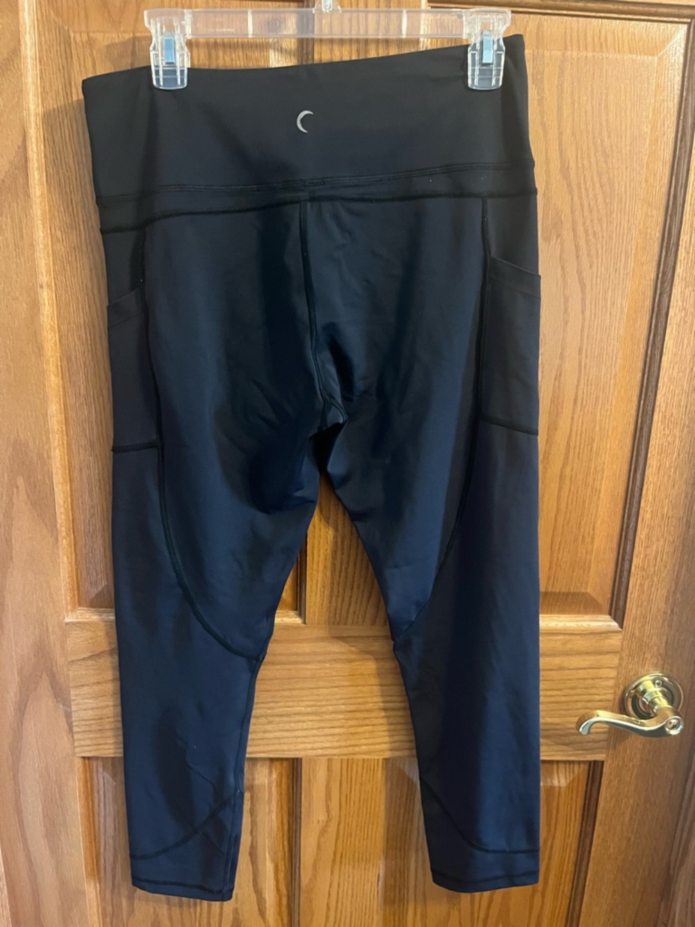Black Cropped Zyia Sz 12 Athletic Leggings with Side Pockets